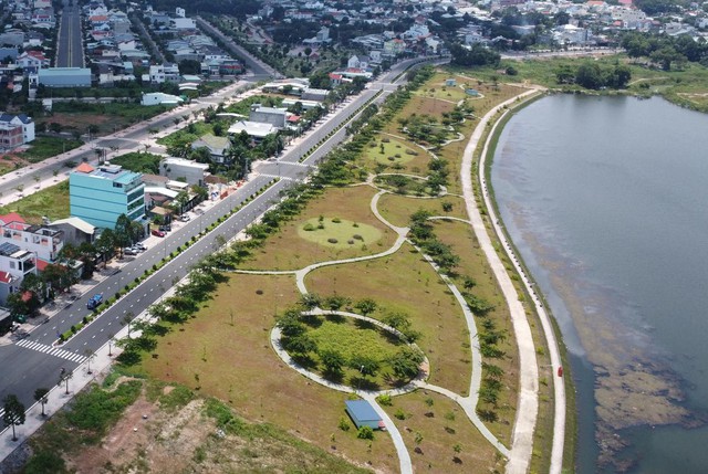 Công viên Suối Cam (TP.Đồng Xoài)