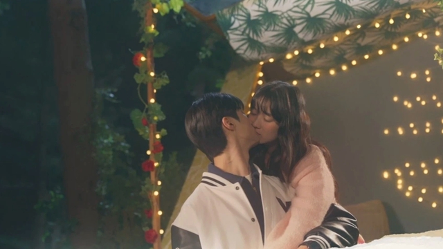 Khán giả thích thú trước nụ hôn của Ryu Sun Jae và Im Sol trong tập 9 bộ phim