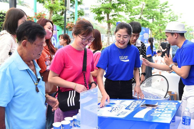 10.000 vận động viên cùng Pocari Sweat Việt Nam chinh phục Tay Ho Half Marathon 2024- Ảnh 6.