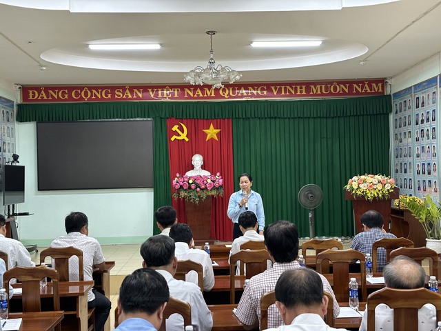 Bà Võ Thị Ngọc Lắm, Phó giám đốc Sở Y tế Đồng Nai chủ trì cuộc họp