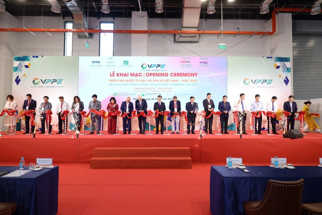 Lễ khai mạc Triển lãm quốc tế giấy và bao bì Việt Nam - VPPE 2024 diễn ra thành công tốt đẹp
