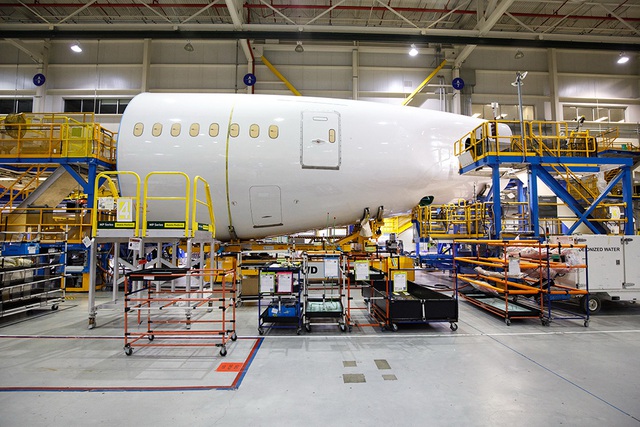 Một máy bay Boeing 787 Dreamliner trong xưởng sản xuất ở TP.Bắc Charleston (bang Nam Carolina)