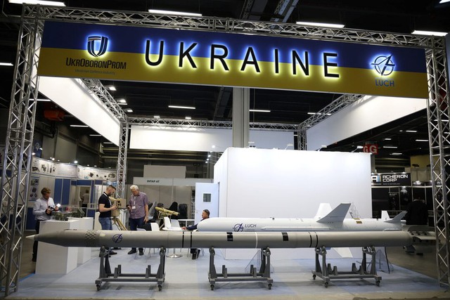 Ukroboronprom trình làng UAV và tên lửa tại một sự kiện