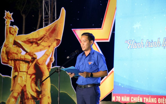 Anh Hoàng Văn Thanh, Phó bí thư Tỉnh đoàn, Chủ tịch Hội Liên hiệp thanh niên tỉnh Quảng Nam phát biểu tại chương trình