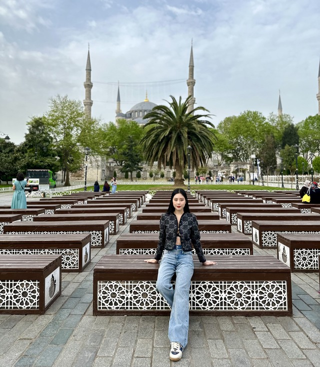 Hoa hậu Tô Diệp Hà khoe phong cách năng động tại Síp, Thổ Nhĩ Kỳ- Ảnh 5.