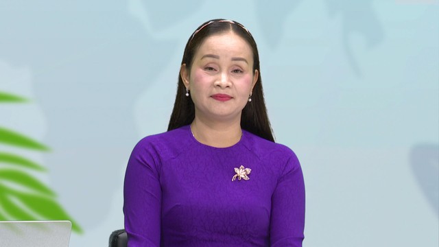 Bà Nguyễn Xuân Mai, Phó phòng Khảo thí Sở GD-ĐT TP.HCM, trong chương trình tư vấn truyền hình trực tuyến 