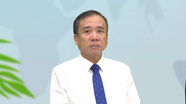 Ông Cao Đức Khoa, Hiệu trưởng Trường THCS Huỳnh Khương Ninh (Q.1)