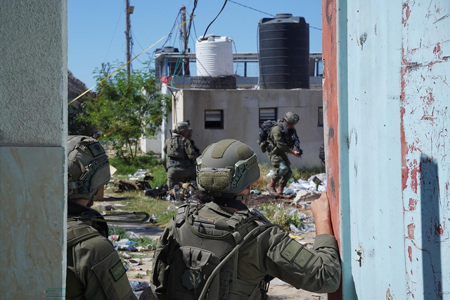 Hình ảnh do quân đội Israel công bố ngày 8.5 cho thấy binh sĩ Israel hoạt động ở thành phố Rafah thuộc miền nam Gaza