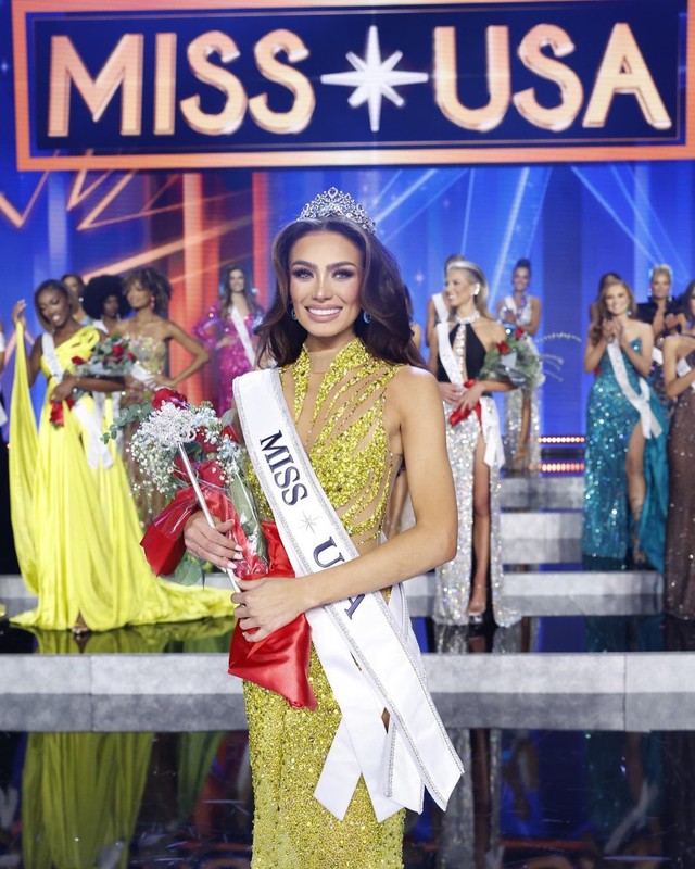 Noelia Voigt cũng vừa trả lại vương miện. Cô đăng quang Miss USA vào tháng 9 năm ngoái trước khi đại diện Mỹ tại Miss Universe 2023 và vào top 20 chung cuộc