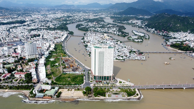 Dự án KDC cồn Tân Lập có vị trí đắc địa, nằm ven sông Cái và gần cầu Trần Phú, TP.Nha Trang