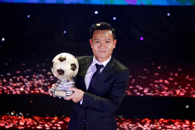 Cầu thủ từng là tượng đài về lối sống, về năng lực chuyên môn - Quả bóng vàng VN năm 2017 Đinh Thanh Trung, dính bê bối lớn vì ma túy