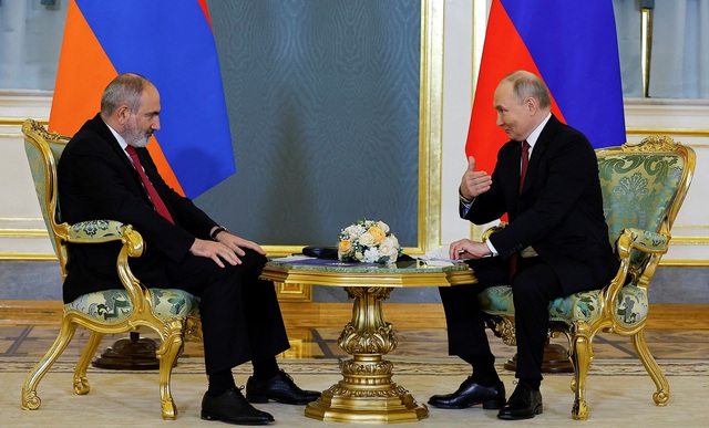 Tổng thống Nga Vladimir Putin và Thủ tướng Armenia Nikol Pashinyan hội đàm tại Moscow ngày 8.5