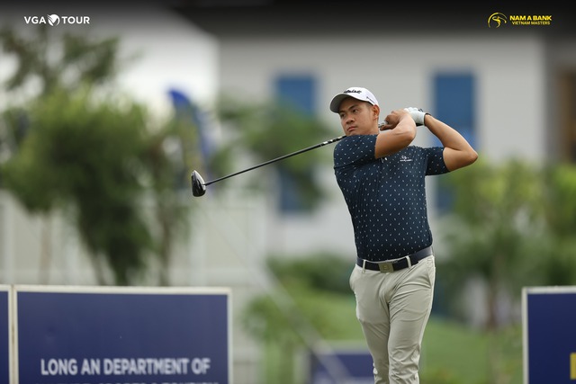 Nhiều golfer chuyên nghiệp tranh tài ở Nam A Bank Vietnam Maters 2024