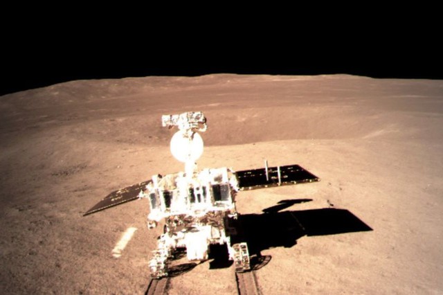 Tàu thăm dò Trung Quốc hạ cánh thành công xuống vùng tối mặt trăng- Ảnh 1.