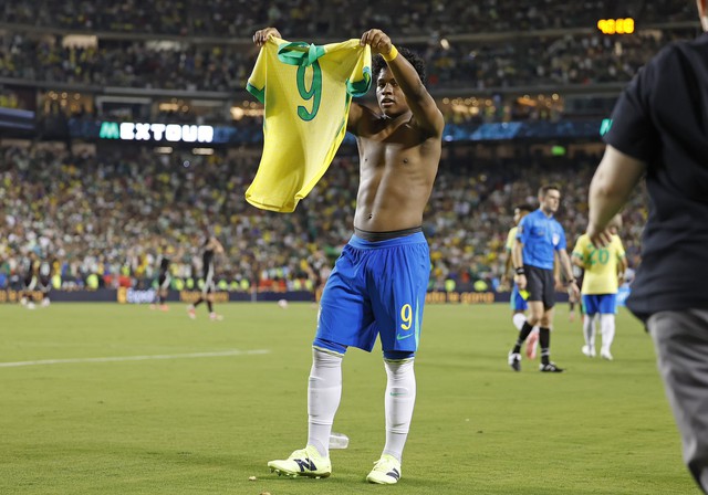 Copa Ameria: Vì sao thủ môn đội tuyển Brazil Alisson Becker khoác áo số ‘to đùng’ 110?- Ảnh 2.