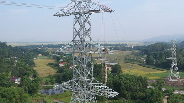 Nhiều thợ điện EVNHANOI viết đơn tình nguyện thi công đường dây 500 kV mạch 3