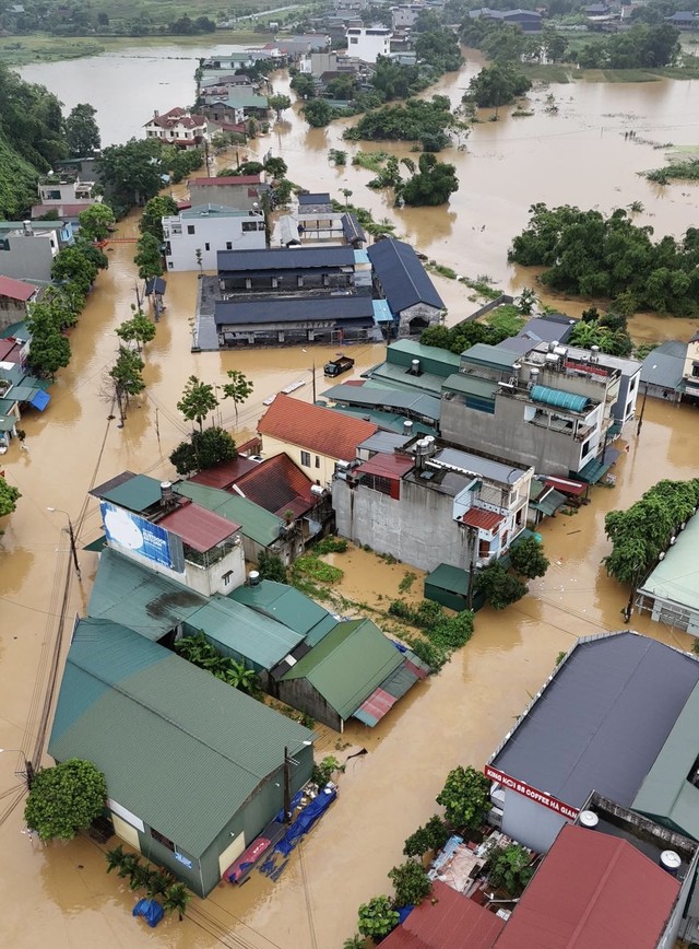 Lũ sông Lô vượt báo động 3, TP.Hà Giang 'chìm' trong biển nước- Ảnh 12.