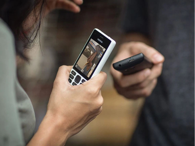 Tắt sóng 2G, cơ hội nào cho người dùng điện thoại 'cục gạch'?