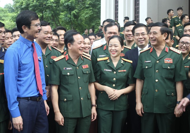 Đại tướng Phan Văn Giang: 'Tôi rất ấn tượng với giải thưởng Tuổi trẻ sáng tạo'- Ảnh 1.
