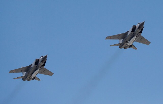 Lực lượng Nga không kích Syria, tố máy bay Mỹ gây nguy hiểm- Ảnh 1.