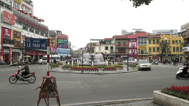 Have you checked in to all these famous squares in Vietnam? - Photo 5.