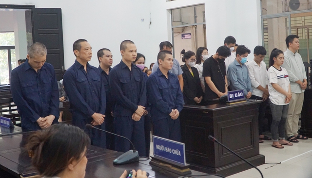 Cựu cán bộ công an 'bảo kê sòng bạc' ở Nha Trang lãnh 4 năm tù- Ảnh 2.