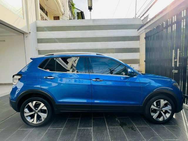 Volkswagen T-Cross đã qua sử dụng nửa năm rao giá 800 triệu đồng- Ảnh 1.