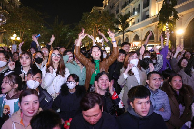 Khu đô thị du lịch Halong Marina rực rỡ trong lễ hội chào năm mới- Ảnh 5.
