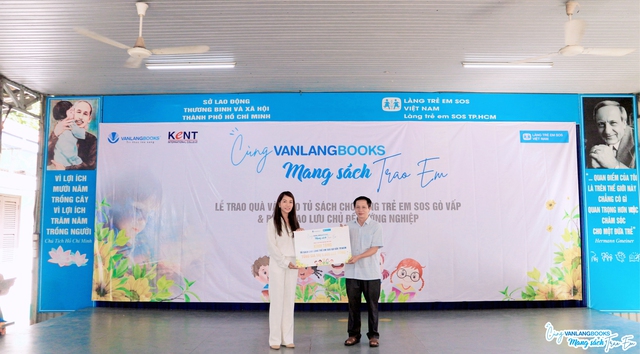 Vanlangbooks tặng tủ sách cho Làng trẻ em SOS Gò Vấp- Ảnh 1.