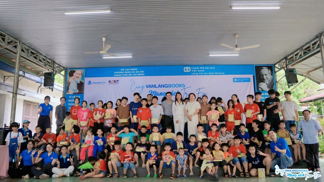 Vanlangbooks tặng tủ sách cho Làng trẻ em SOS Gò Vấp- Ảnh 2.