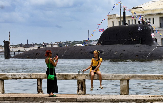 Tàu ngầm Mỹ và Nga cùng xuất hiện tại Cuba- Ảnh 2.