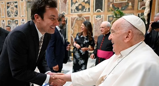 Giáo hoàng Francis gặp Whoopi Goldberg và nhiều danh hài khác tại Vatican- Ảnh 2.