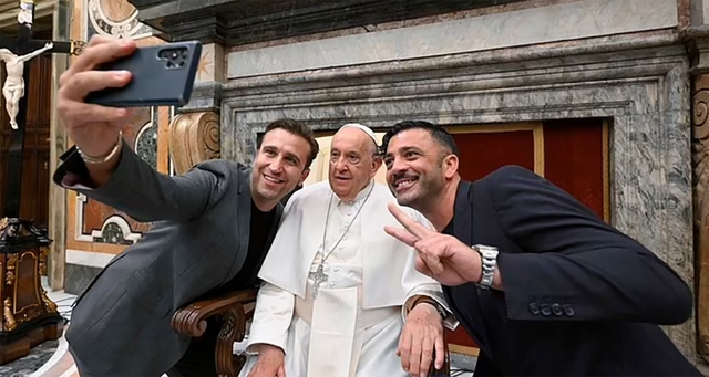 Giáo hoàng Francis gặp Whoopi Goldberg và nhiều danh hài khác tại Vatican- Ảnh 3.