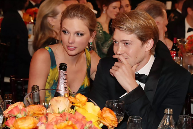 Joe Alwyn opens up about his love affair with Taylor Swift - Photo 2.