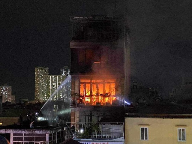 Vụ cháy nhà 6 tầng ở Hà Nội: 4 người chết- Ảnh 1.