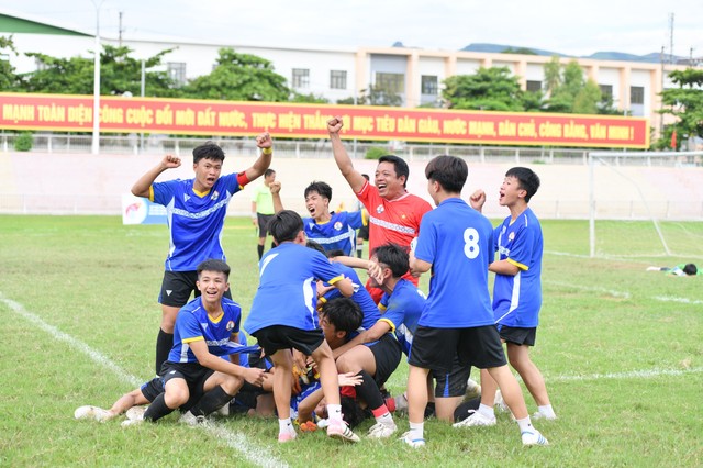 Nhiều hoạt động ý nghĩa tại giải bóng đá các dân tộc thiểu số tỉnh Điện Biên- Ảnh 1.