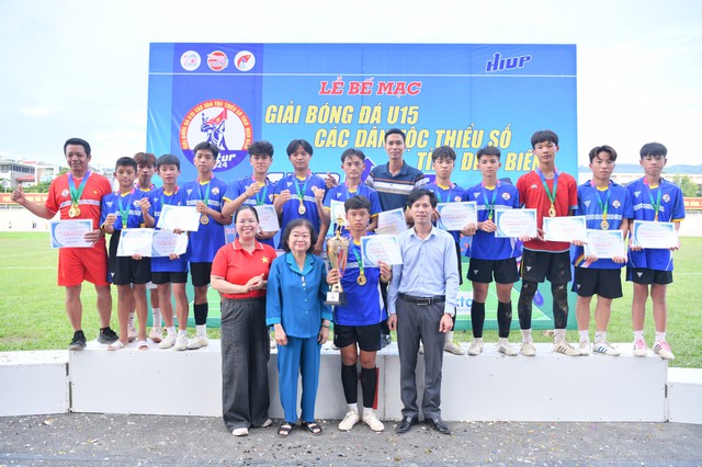 Nhiều hoạt động ý nghĩa tại giải bóng đá các dân tộc thiểu số tỉnh Điện Biên- Ảnh 2.