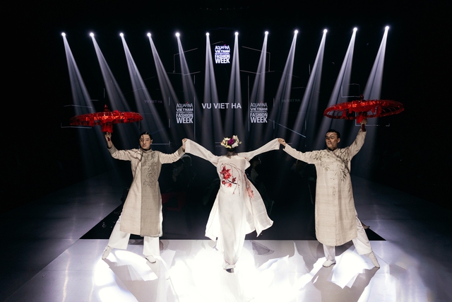 Vũ Việt Hà có show diễn ấn tượng nhất tuần lễ thời trang- Ảnh 11.
