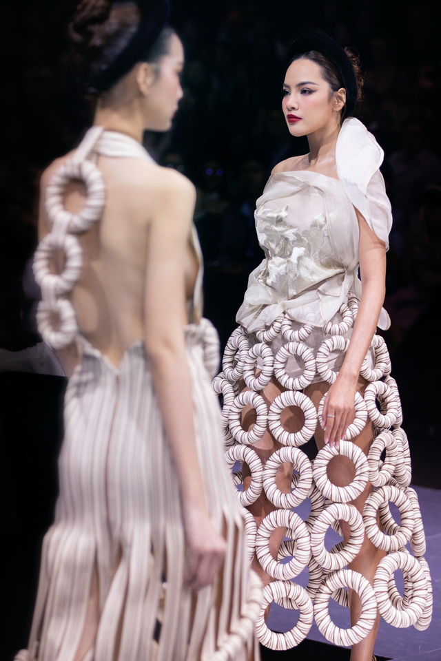Vũ Việt Hà có show diễn ấn tượng nhất tuần lễ thời trang- Ảnh 2.