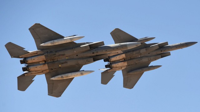 Mỹ thông qua thương vụ vũ khí lớn cho Israel với 50 chiếc F-15- Ảnh 1.