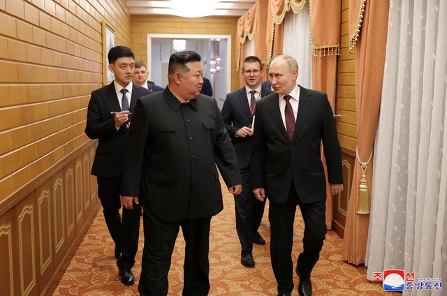 Tổng thống Putin gặp nhà lãnh đạo Kim Jong-un, nhất trí phát triển 'pháo đài chiến lược'- Ảnh 3.