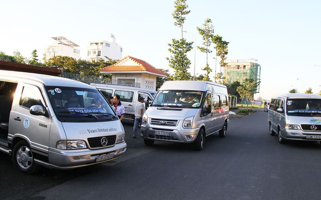 UBND TP.HCM yêu cầu tăng cường an toàn với xe ô tô đưa đón học sinh- Ảnh 1.