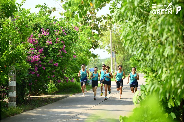 Giải Long An Half Marathon 2024 đóng góp 22.000 cây xanh trồng rừng nguyên sinh- Ảnh 2.