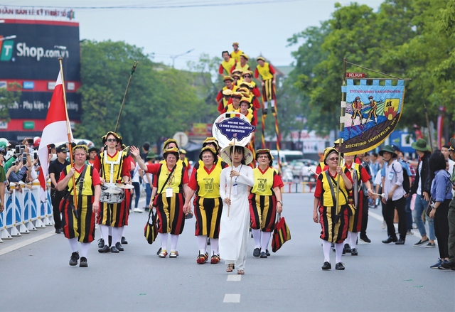 Festival Huế 2024, tuần lễ nghệ thuật quốc tế hoành tráng, ấn tượng- Ảnh 2.