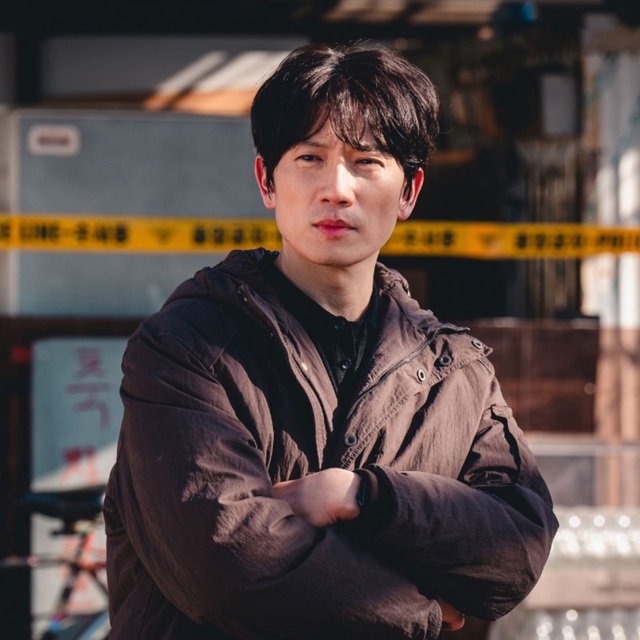 Phim của Song Seung Hun lép vế khi đối đầu 'Connection' của Ji Sung- Ảnh 2.