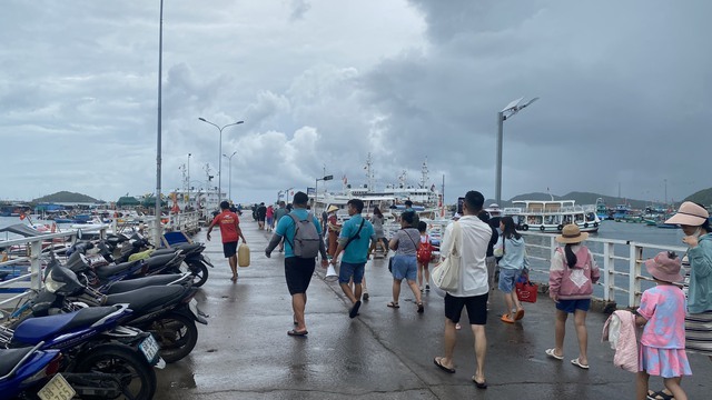 Phú Quốc dừng khai thác cảng An Thới, nhiều doanh nghiệp than gặp khó- Ảnh 2.