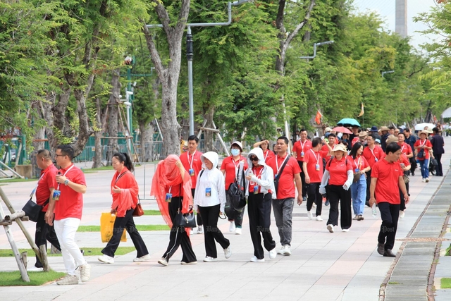 Thái Lan trấn áp tour chợ đen Trung Quốc- Ảnh 1.