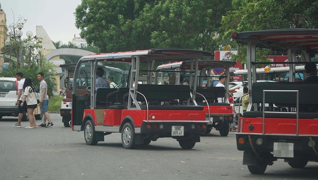 'Luật ngầm' ở các khu du lịch biển: Chiêu trò moi tiền khách du lịch- Ảnh 2.