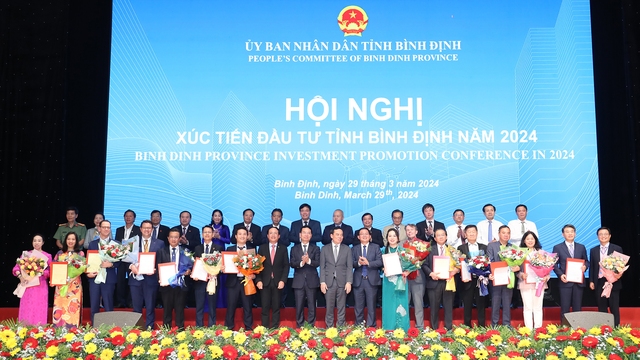 Bình Định đồng hành cùng doanh nghiệp tháo gỡ khó khăn- Ảnh 2.