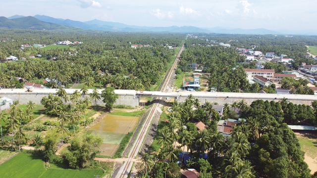 Bình Định đẩy nhanh tiến độ hoàn thành 2 dự án giao thông trọng điểm- Ảnh 3.